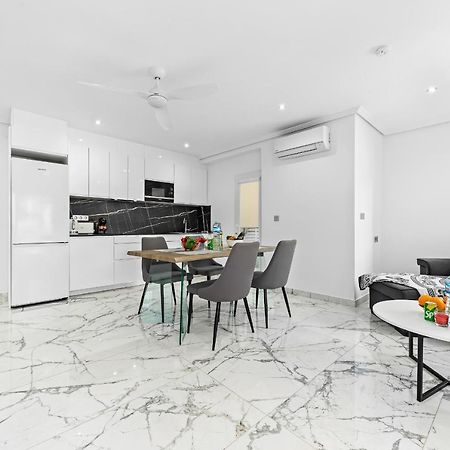 Apolo Beach Front - Sea View Luxury Apartment Torrevieja Dış mekan fotoğraf