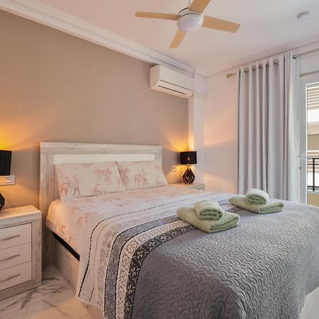 Apolo Beach Front - Sea View Luxury Apartment Torrevieja Dış mekan fotoğraf