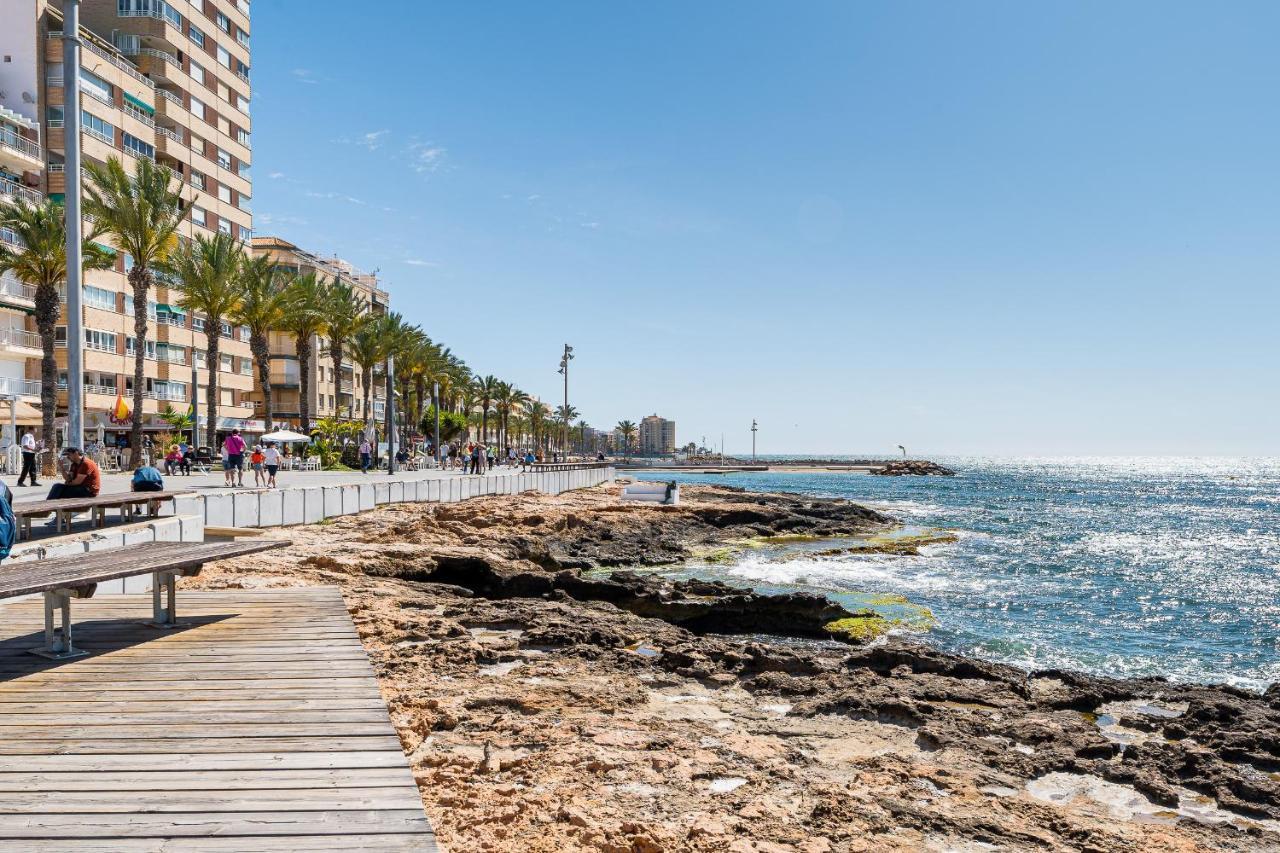 Apolo Beach Front - Sea View Luxury Apartment Torrevieja Dış mekan fotoğraf